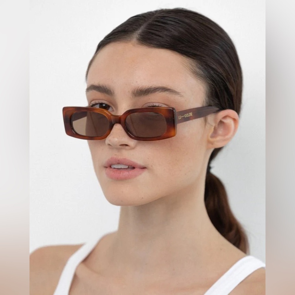 lu goldie mod sunglasses - salóme chestnut slim rectangular